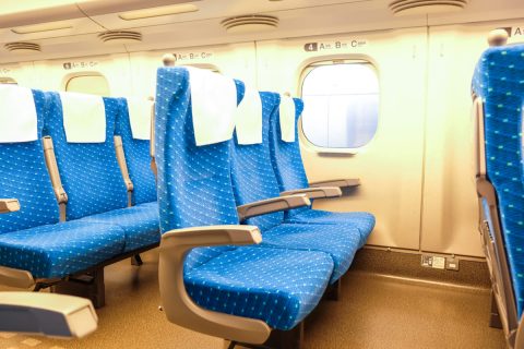 「帰省の新幹線は指定席で十分」と思っていたら、妻は“往復1万円”近く高くても「グリーン車が快適でいい」と言います。普通車の指定席より“少し広いだけ”と感じますが、払う価値はありますか？