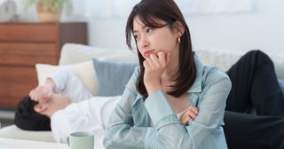諦めれば楽になる、はずだった。でも66.7%は今も不満。「気づかれてすらいない」——共働き妻のモヤモヤ、原因の1位はそこだった