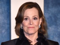 シャイア・ラブーフの父、シガニー・ウィーバーに言い寄り平手打ちされていた