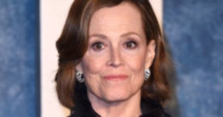 シャイア・ラブーフの父、シガニー・ウィーバーに言い寄り平手打ちされていた
