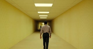 北米で大旋風を巻き起こす『Backrooms』の続編映画がはやくも進行中？20歳の新鋭ケイン・パーソンズはYouTubeシリーズ継続にも意欲