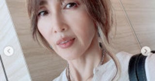 工藤静香「かっこいい女代表」「ROCKしてんなぁ」“20年前の服”取り入れたファッション披露
