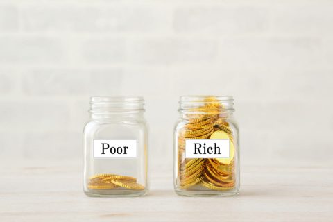 40代の共働き夫婦で、貯蓄は「600万円」です。「老後には2000万円必要」と聞くたび不安になるのですが、同世代の家庭はどれくらい貯めているのでしょうか？