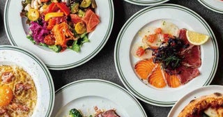 5,000円以下！梅田の高コスパクリスマスディナー5選。本格ピッツァや地中海料理、特製ローストビーフなど