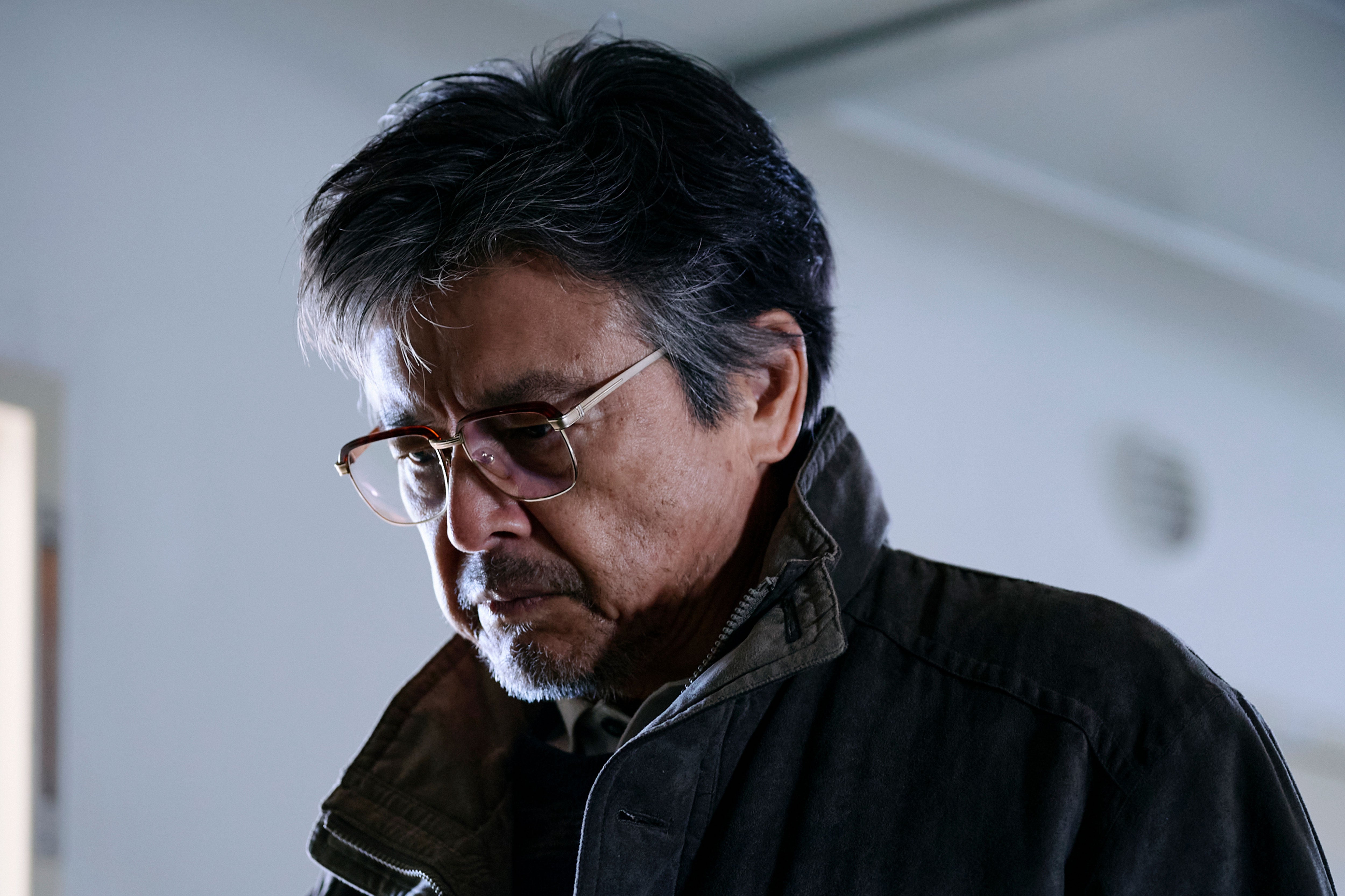 「殺したのは私です…」三浦友和×柄本佑×前原滉の息呑む心理戦東野圭吾原作「白鳥とコウモリ」本編映像