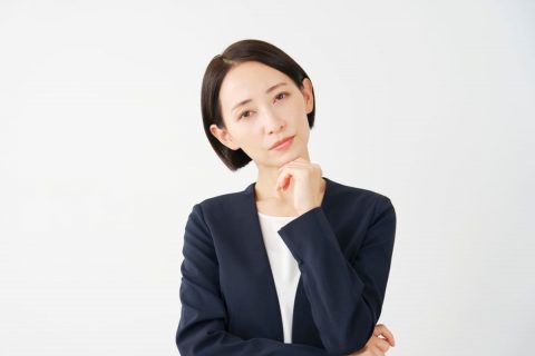 勤続20年で「月給25万円」ですが、今年の新卒は「初任給24万円」と聞きショック！ あまりに“不公平”でやる気が出ないのですが「今どきの初任給」って、こんなに高いんですか!? 世代別の賃金動向も確認