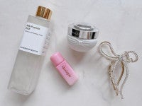 元CAが選ぶ11月のお気に入りコスメ3選！しっとりクリームチークは“ぽんぽん3点置き”がポイント