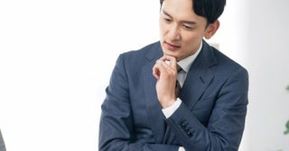 友人は年に数回の海外旅行、同僚は新築マンションを購入…。日本の平均年収は「500万円程度」のはずなのに、周囲は余裕がある人ばかりに見えます。実際の年収はもっと高いのでしょうか？