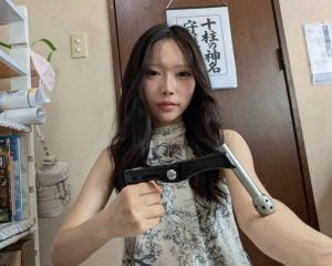 早稲田大の22歳女性が“新興宗教のグッズ収集”に目覚めたワケ「入信しようと思ったことはない」