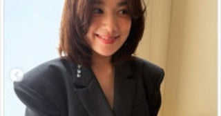 「ご結婚されて色気がマシマシ」筧美和子、美しい透けドレスで美脚がチラリ