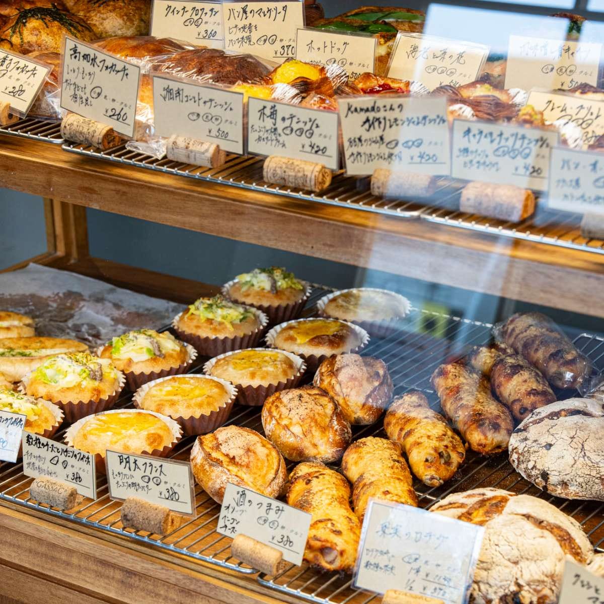 【和田塚～由比ヶ浜】江ノ電さんぽガイド／フルーツ好きな店主のカフェや酒屋、ベーカリーなど4店舗を満喫