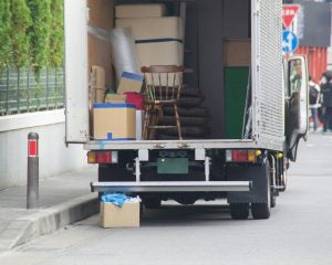 「大手引越し業者と同じ金額なのに…」サービス格差に絶望。地元業者に頼んだ26歳女性が経験した「あまりに不快な1日」