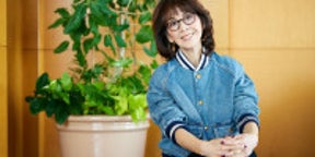 柏木由紀子、おしゃれなファッションが大人気好奇心旺盛に自分らしく“77歳の今”を楽しむ