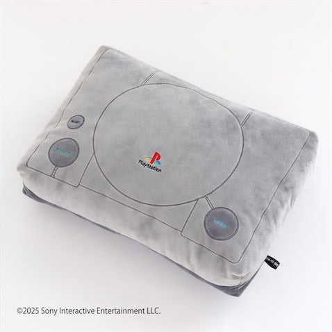 【PlayStation】ハード型クッション＆「ASTRO BOT」マスコットが可愛い！