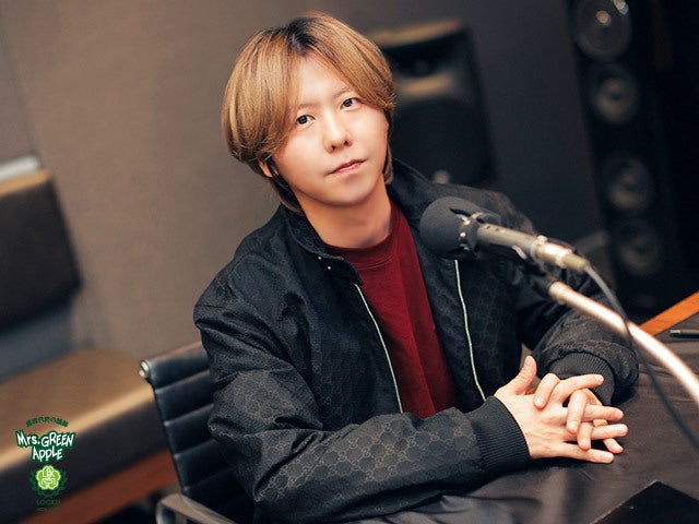 Mrs. GREEN APPLEのメンバーが好きな新曲『クスシキ』MVのシーンは!? 藤澤「若井が元貴に攻撃を仕掛けて、弾き飛ばして…」