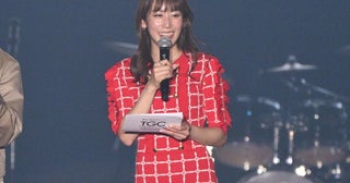 元NHK中川安奈アナ、ピンクミニスカゴルフウェア姿に絶賛の声「脚が長い」「着こなし素敵」