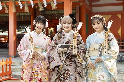 HKT48  石橋颯、大庭凜咲、山川万里愛が福岡・住吉神社にて「はたちのつどい」