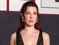 ミリー・ボビー・ブラウン、黒のメッシュドレスで大胆ルック披露子役時代の印象一新