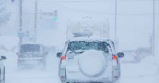 豪雪地帯での運転を甘くみていた20代女性。助けにきた警察官が驚いたワケ／びっくり体験人気記事BEST