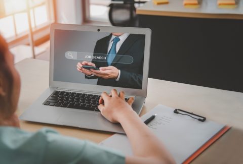 40代で「貯金5000万円」でFIREしたけれど、毎日暇すぎて後悔…。「再就職したい」と思っていますが、長期間ブランクがあるとやはり難しいのでしょうか？