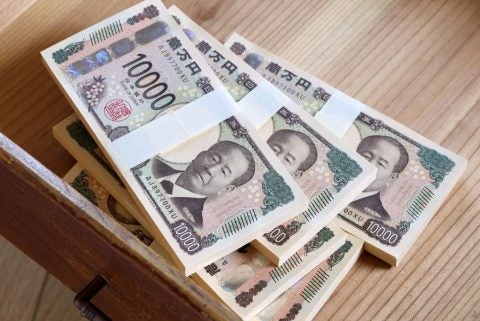 父の相続税申告を終えた後、実家のタンスから「現金500万円」を発見…。申告し直さず兄弟で分けたらどうなるのでしょうか？
