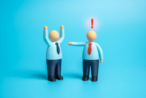 40代で「夏ボーナス50万円」でしたが、友人に「100万円だった」と聞き驚き！“上位何パーセント”なら、それだけもらえますか？ 40代で50万円は少ないでしょうか？ データをもとに確認