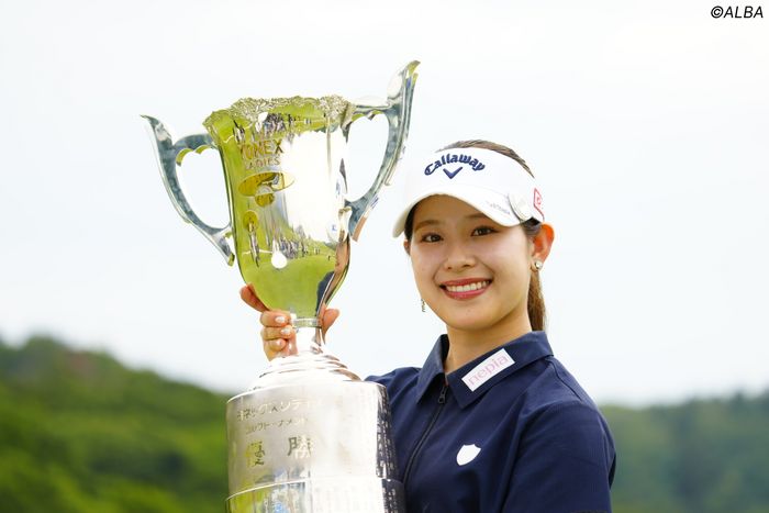 22歳・吉田鈴が逃げ切りでツアー初優勝史上4組目の姉妹V