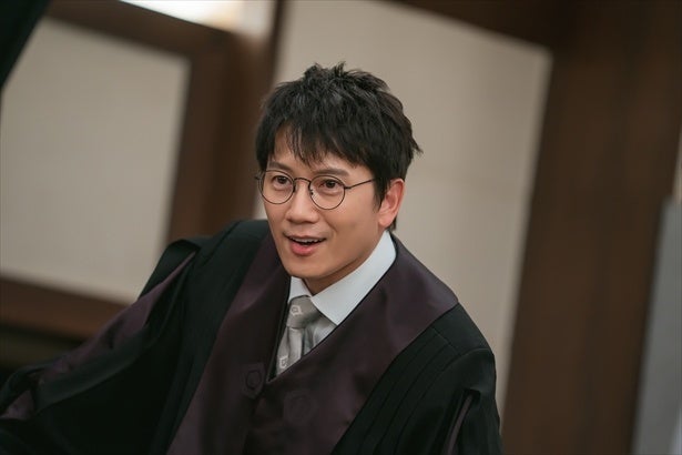 チソン“ハニョン”の爽快リベンジに「鳥肌モノ！」と反響続々韓国でも視聴率急上昇の快進撃＜二度目の裁判＞