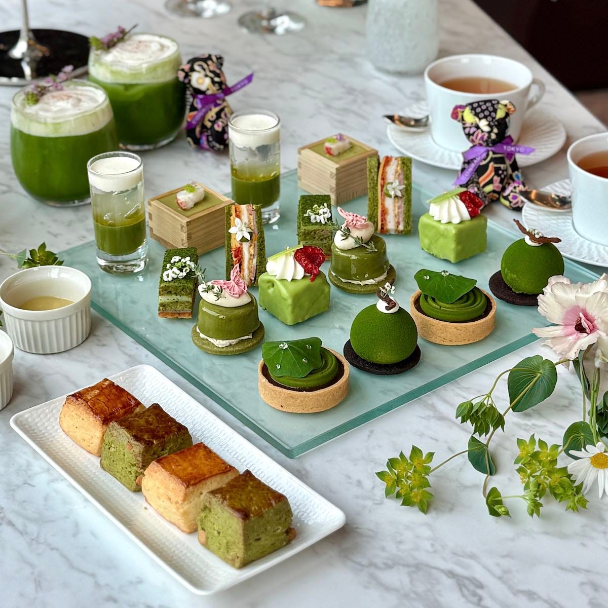 コンラッド東京「抹茶と香りのアフタヌーンティー “ボタニカルガーデン”」を体験。宇治抹茶香るスイーツを堪能