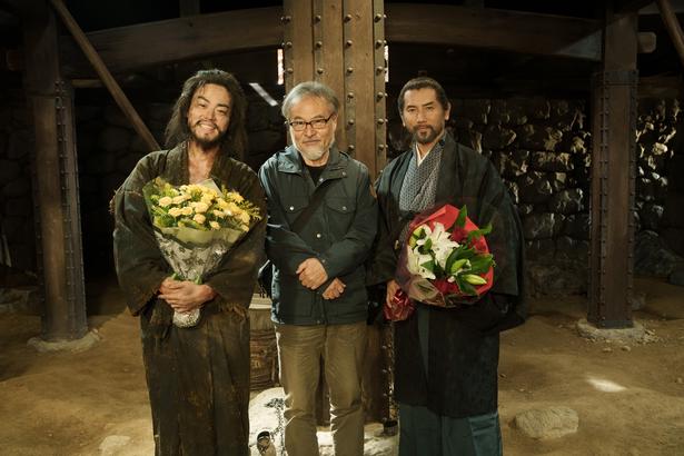 ＜黒牢城＞“596秒”ものロングメイキング映像解禁本木雅弘、菅田将暉、宮舘涼太らの笑顔、気迫…激動の撮影期間が凝縮