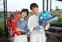 内田有紀＆寺西拓人、歳の差ラブストーリーを演じたふたりが『ラストノート』クランクアップ
