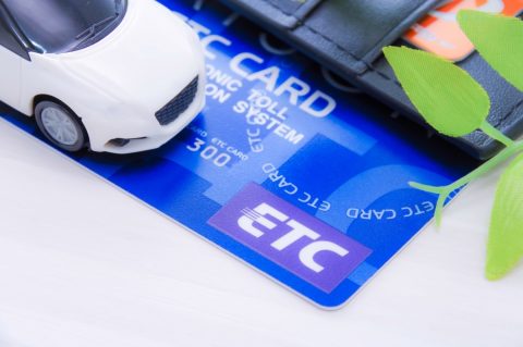 お盆は「高速代1万1000円」が“休日割引”で3割引きだと思ったら「お盆は適用除外」と知りショック！ お盆以外の“通常の土日”でもダメですか？ 車で「東京-大阪」帰省する場合の費用を確認