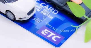 お盆は「高速代1万1000円」が“休日割引”で3割引きだと思ったら「お盆は適用除外」と知りショック！ お盆以外の“通常の土日”でもダメですか？ 車で「東京-大阪」帰省する場合の費用を確認