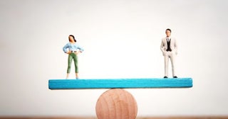 50代の父は「私が30代のころは給料が安かったから今の世代は恵まれている」と言っていました。物価も上昇しているので差はあまりないと思うのですが…