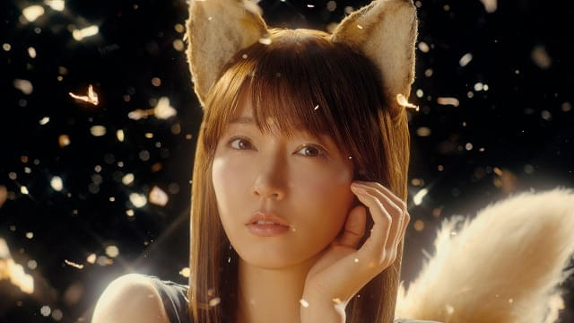 「どん兵衛」新CMで若本規夫がナレーション吉岡里帆の“どんぎつね”約4年ぶりに復活