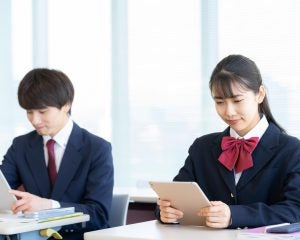 「悲しいの類義語は？」→「ぴえん」現役高校生の“語彙力不足”に国語講師が危機感を抱くワケ。「自分が何を考えてるかわからない」