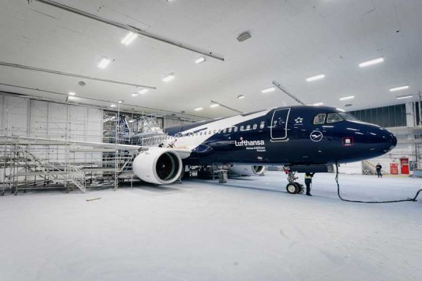 ルフトハンザ、100周年特別塗装機を2機追加A320neoとA350-900