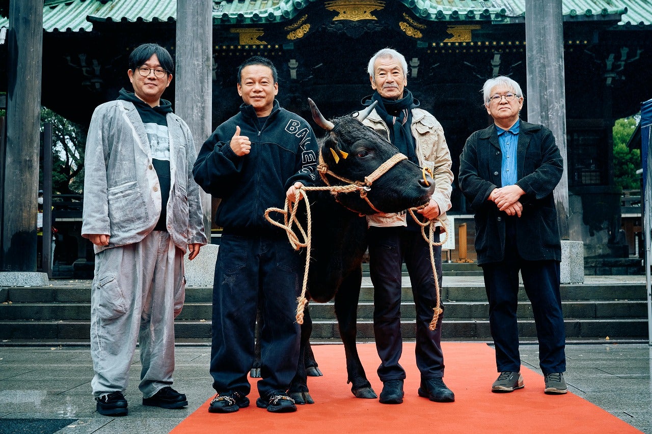田中泯が牛と場踊り「坂本龍一の追悼の意も込めて観に来てほしい」リー・カンションとセリフなし、禅と悟り描く「黒の牛」の見どころ語る