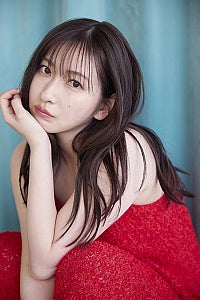 植村あかり、Juice=Juice卒業後初、フォトブックが発売決定ラフな笑顔の自然体の姿からランジェリーカットまで