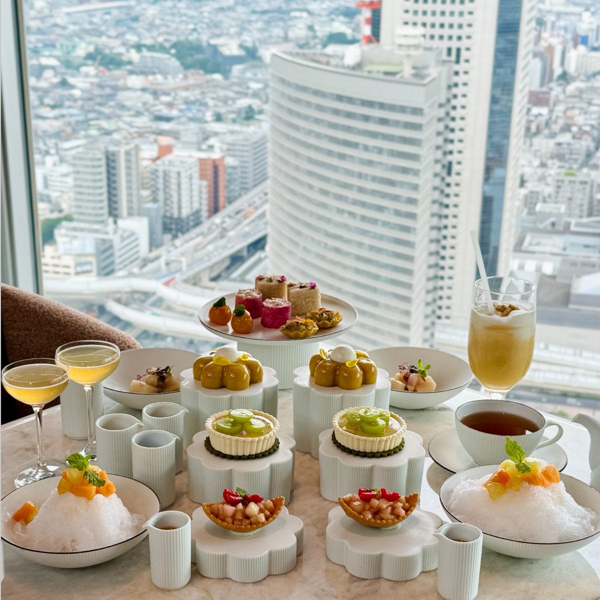 パーク ハイアット 東京でサマーアフタヌーンティーを体験。メロンのかき氷、桃やマンゴーなど夏のスイーツを堪能