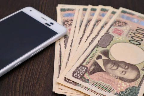 「スマホ」は一括で買った方が得なのでしょうか？ それとも分割でも、負担を抑えながら使う人は多いのでしょうか？