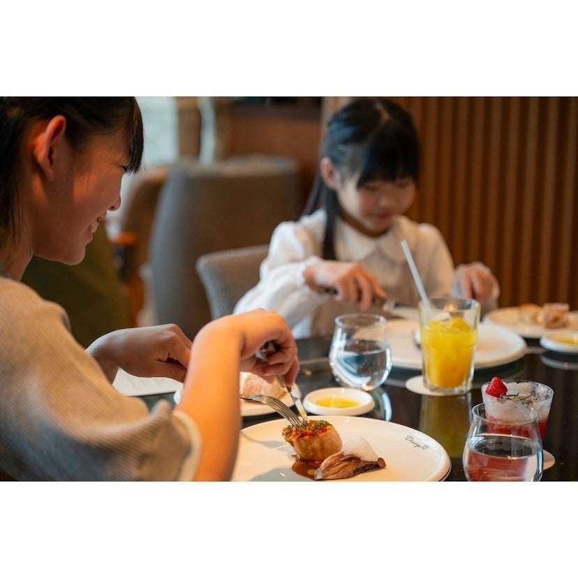 お子様のフルコースが半額＆浴衣で10%OFF！麻布台ヒルズ33階の夏の親子プラン