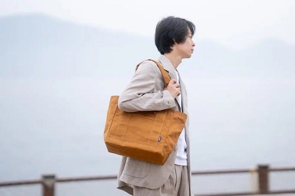 香川発のカワニシカバンプロダクトから、エイジングを楽しむ帆布トート新登場！