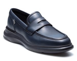 中年男性が「休日に履いてはいけない靴」。その履き方がヒザと腰を壊す