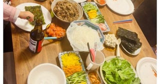  ニッチェ･江上、多忙な中でも手巻き寿司＆キンパで賑やか夕食 