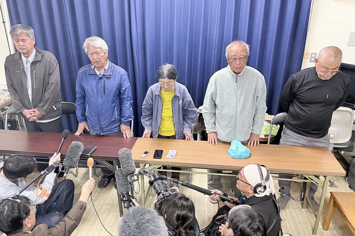 「なんで偉そうなの？」辺野古・転覆船運航の市民団体何度も腕を組む男性、全員が普段着の会見に厳しい声…海保は捜査、問われる誠実さ