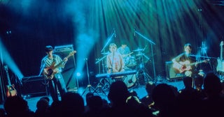 tiny yawn、敬愛するPredawnを迎えたツアー東京公演をレポート「嘘も虚飾も見栄もない」まっすぐなアンサンブルが響いた夜
