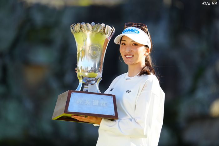 脇元華が涙の初優勝有言実行でつかんだ凱旋切符【2025年“この1シーン”】