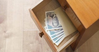 手元に現金がないと不安！「タンス預金」は持っているだけでも脱税対象になるの？