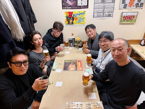  高橋克典、萩原健一さん命日に俳優仲間らと“献杯” 
